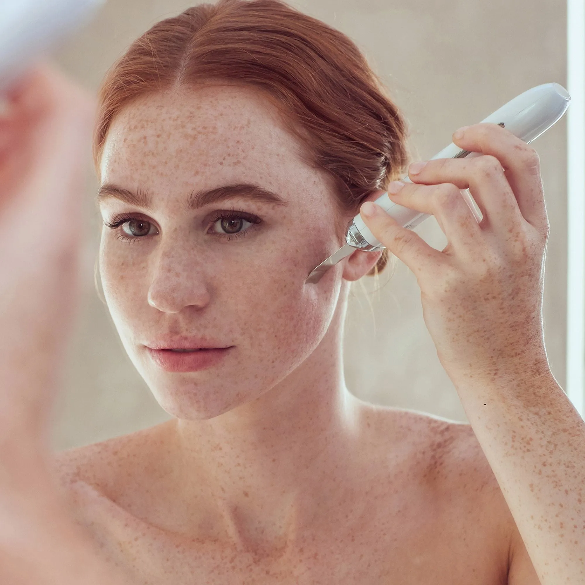 Aira Face Steamer   Essia Lifting Wand