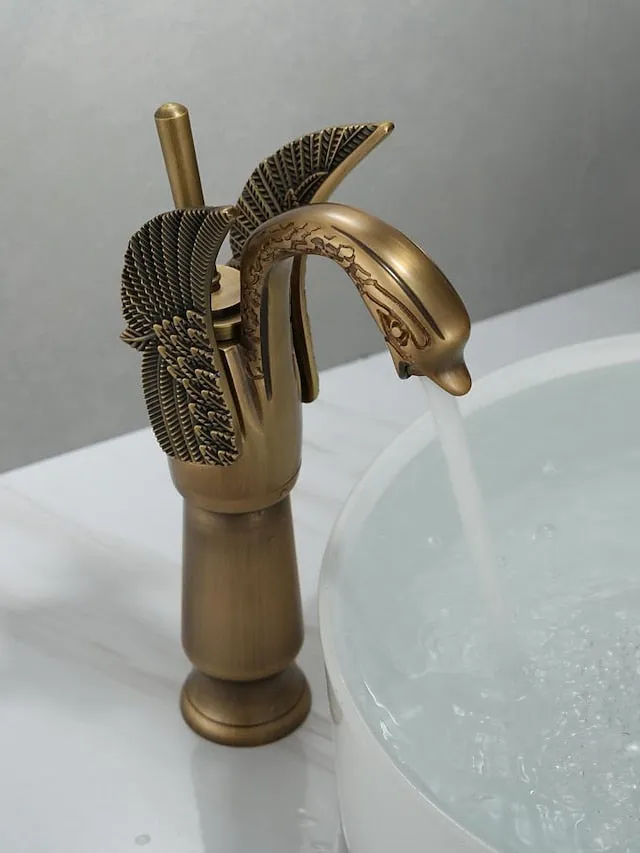 Antique Bathroom Sink Mixer Faucet, Washroom Basin Taps Brass Swan Shape Copper Electroplated Finish Vintage Style Single Handle One Hole Water Taps with Cold Hot Hose
