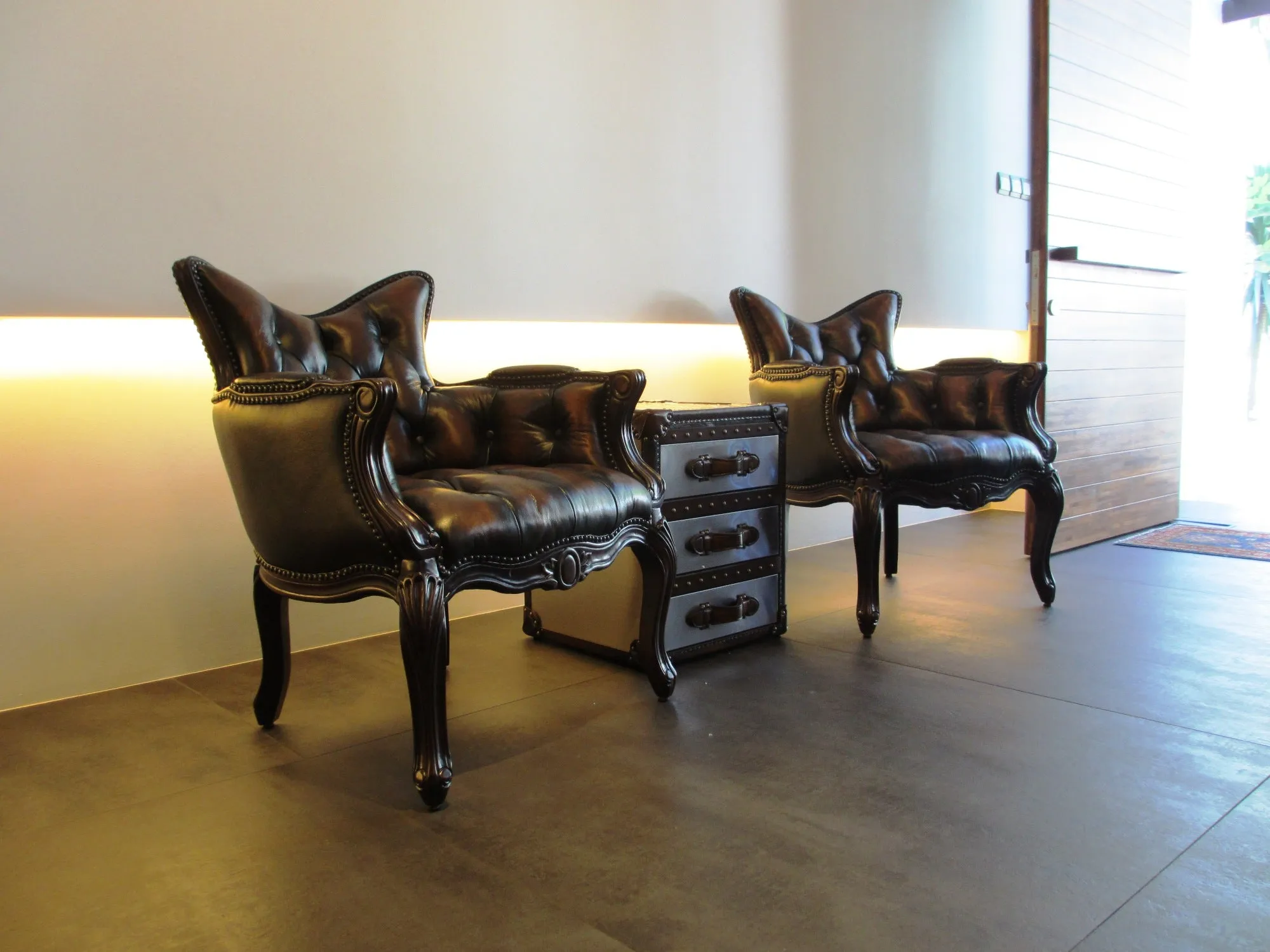 ARIEL WOODEN CARVING LEATHER ARMCHAIR