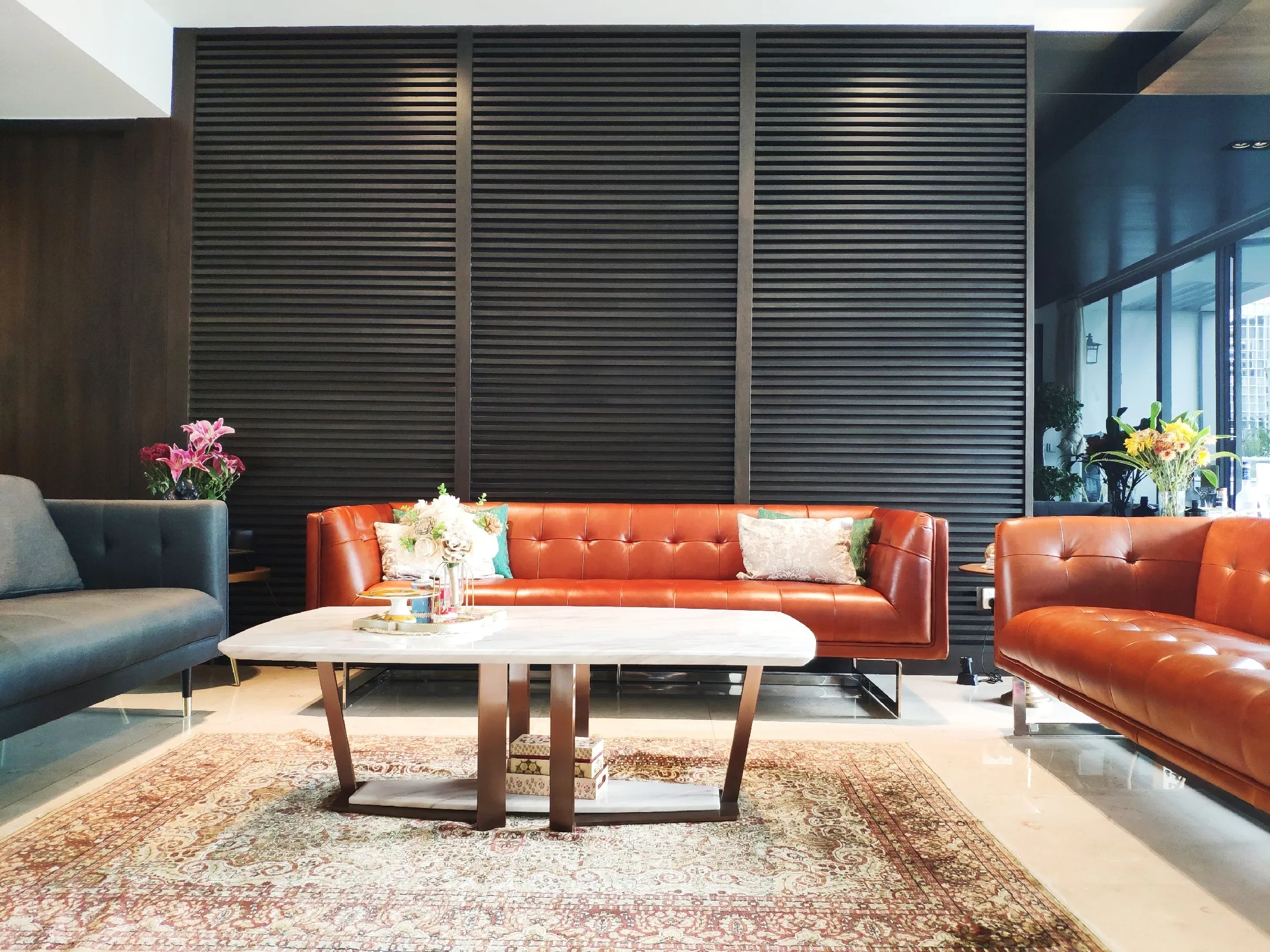 AUDLEY LEATHER SOFA