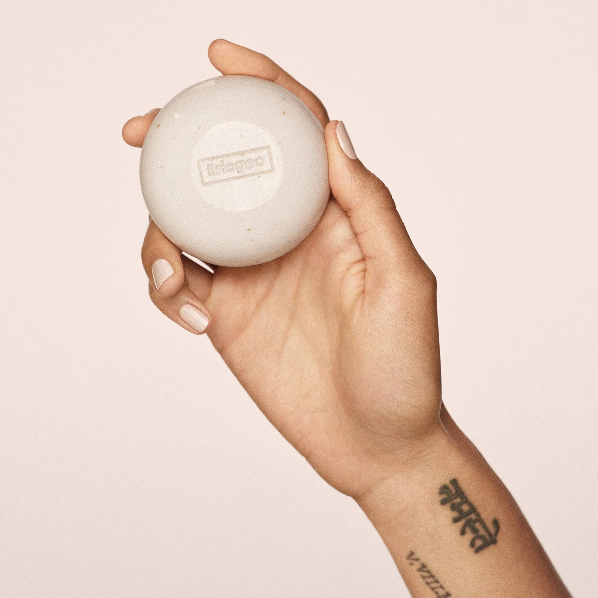 Be Gentle, Be Kind ™ Aloe   Oat Milk Ultra Soothing 3-In-1 Cleansing Bar For Hair, Face   Body