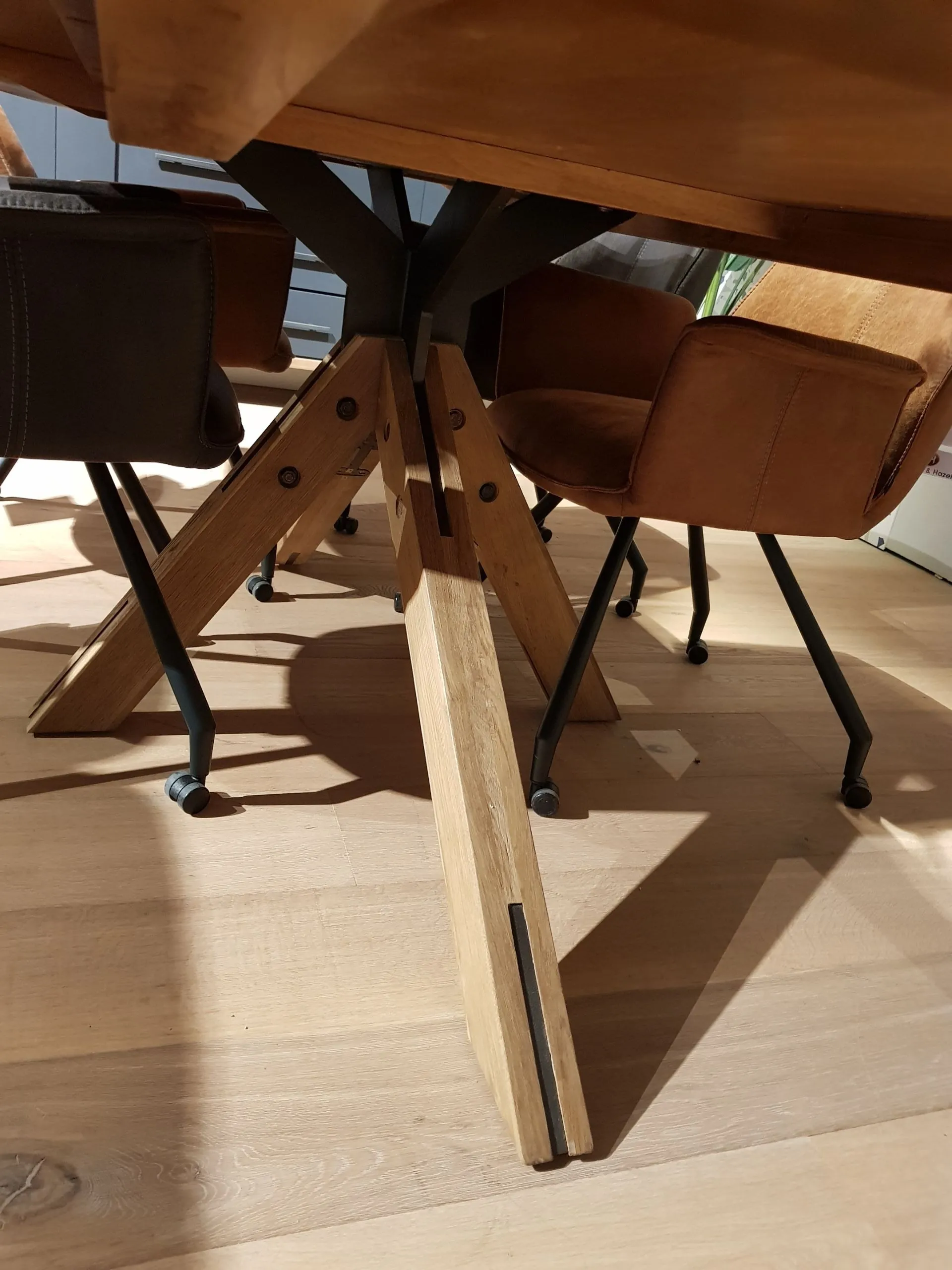 Habufa Jardin Starburst Oak Round Dining Table