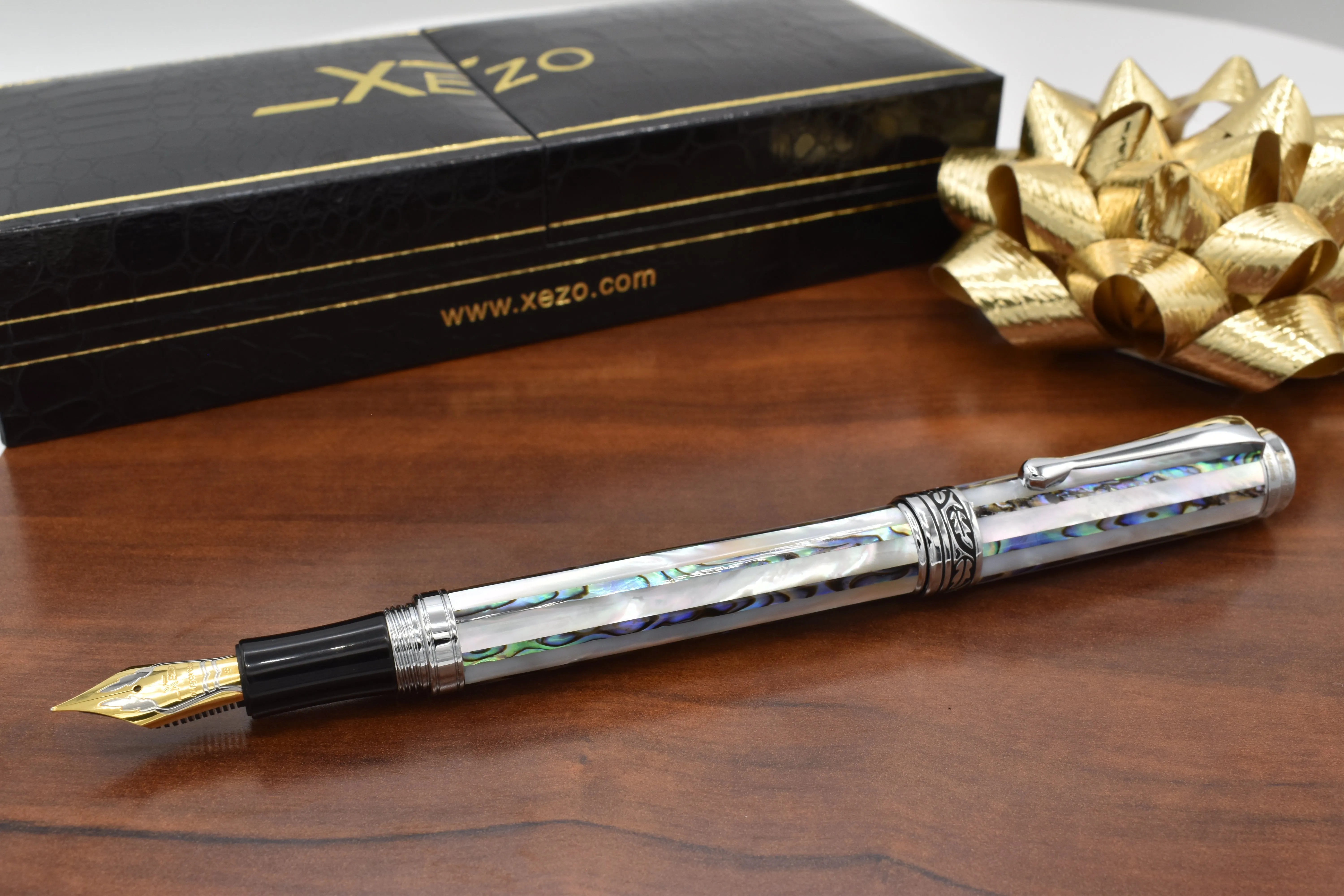 Maestro® Jubilee Paua Stripe Fountain Pen (Fine 0.35 mm Nib) - Paua Abalone & Oceanic White Mother of Pearl, Only 100 Pieces Made