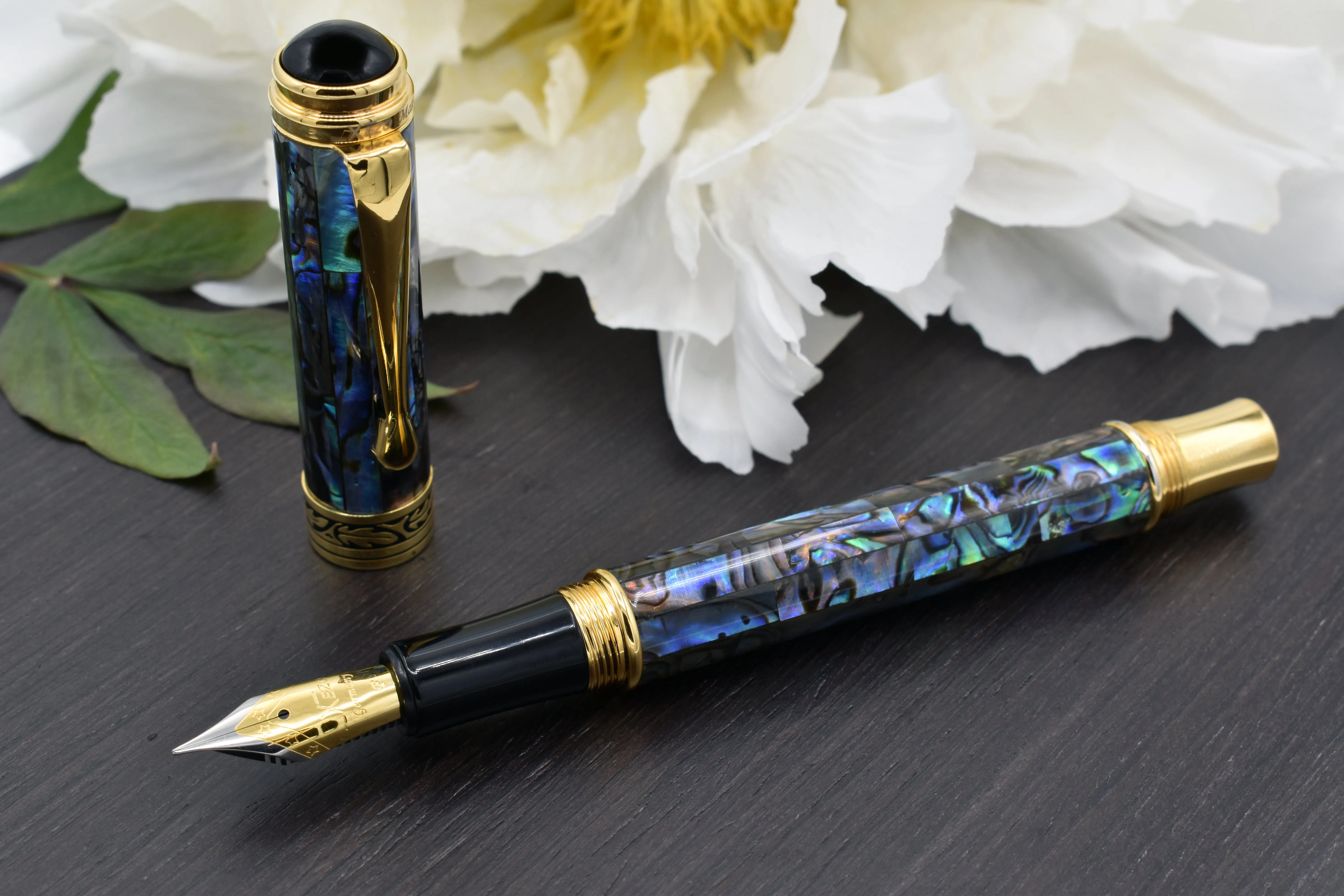 Maestro® Paua Abalone Sea Shell Fountain Pen (Fine Nib) - 18K Gold Plated